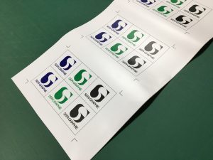 輪郭カット前のステッカー