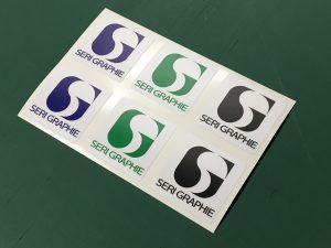角丸の社名ロゴ入りステッカー