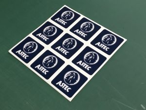 角丸の社名ロゴ入りステッカー