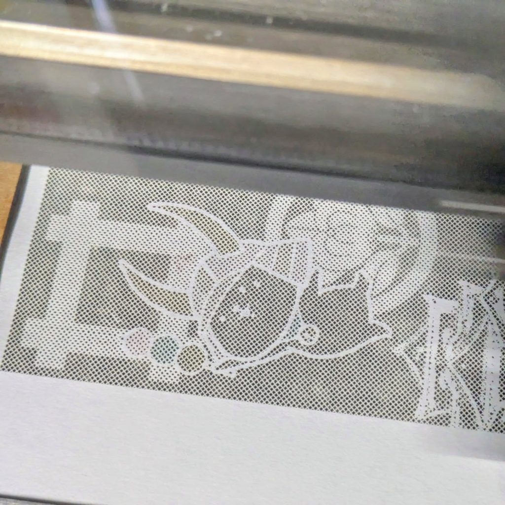 紙をレーザー加工して彦根城の透ける切り絵御城印を製作