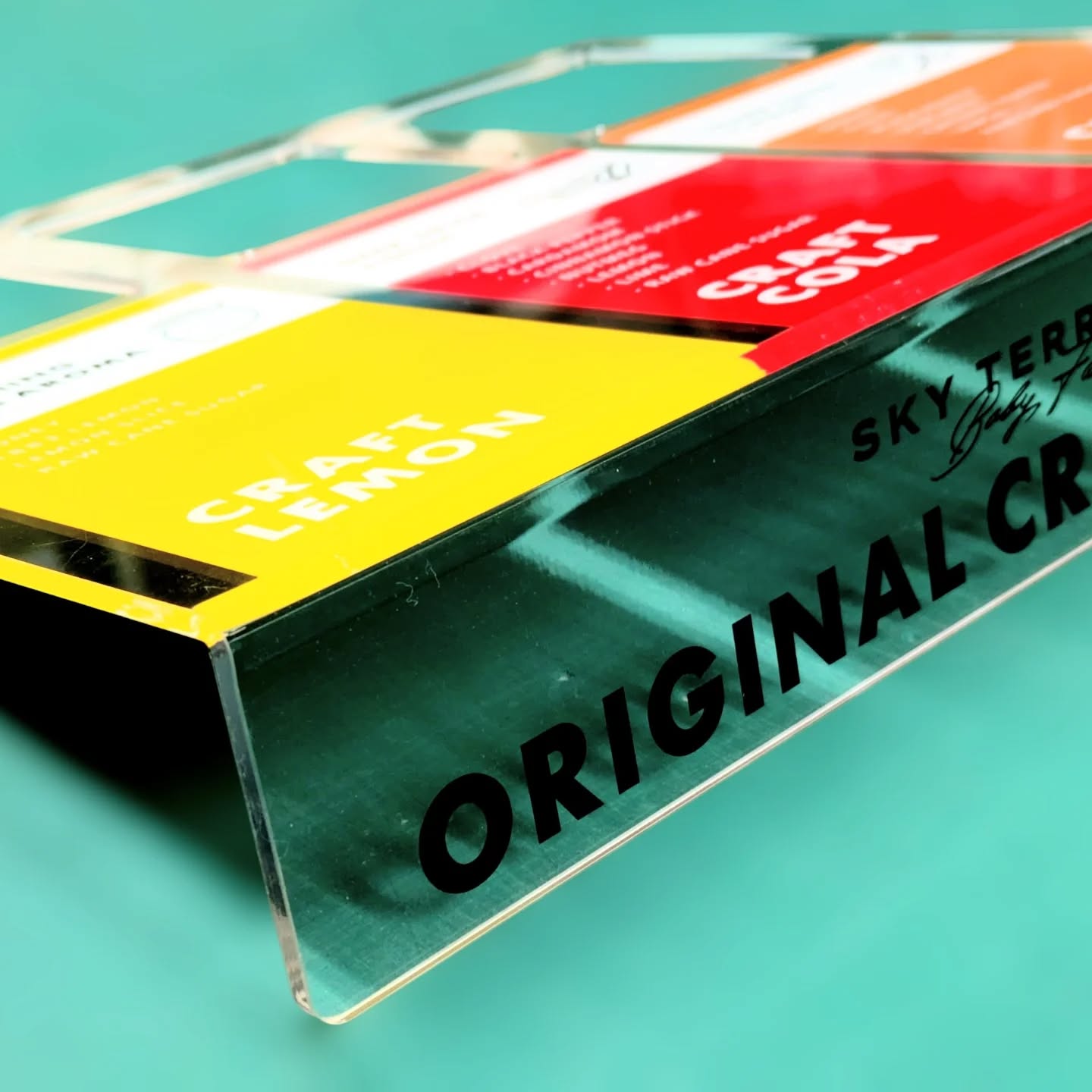 裏面シート貼りのアクリルrプレート