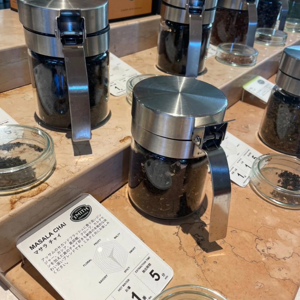 紅茶のテイスティングプレートの施工写真