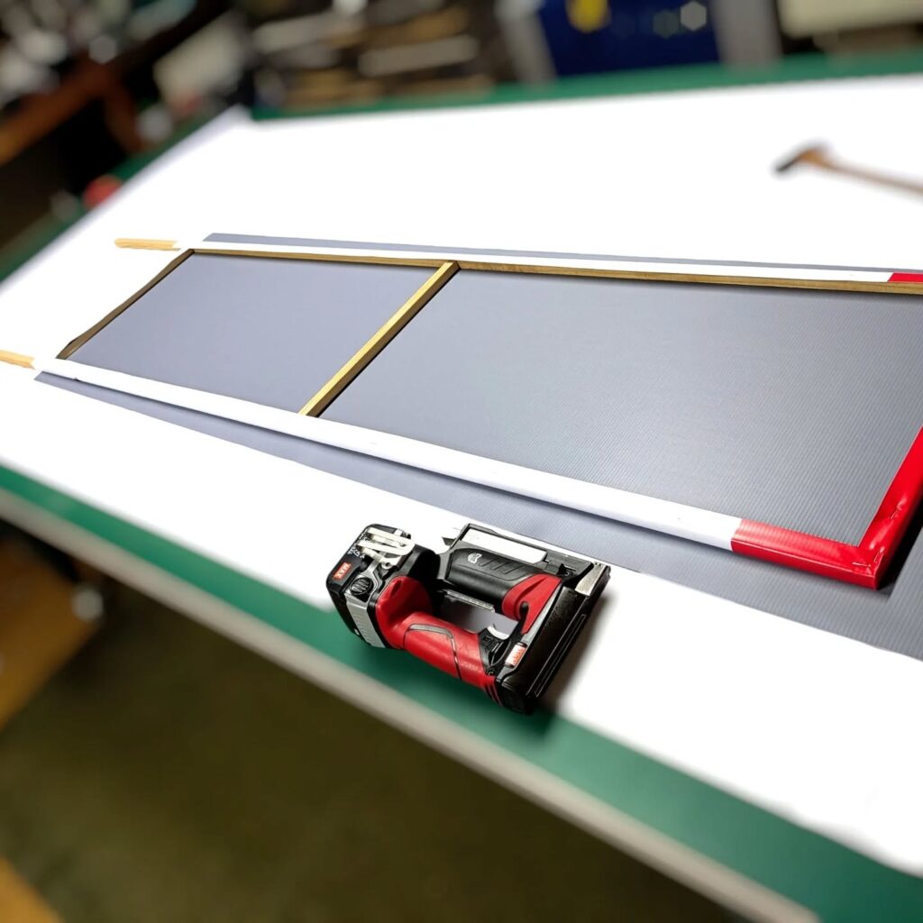 捨て看板の組み立て