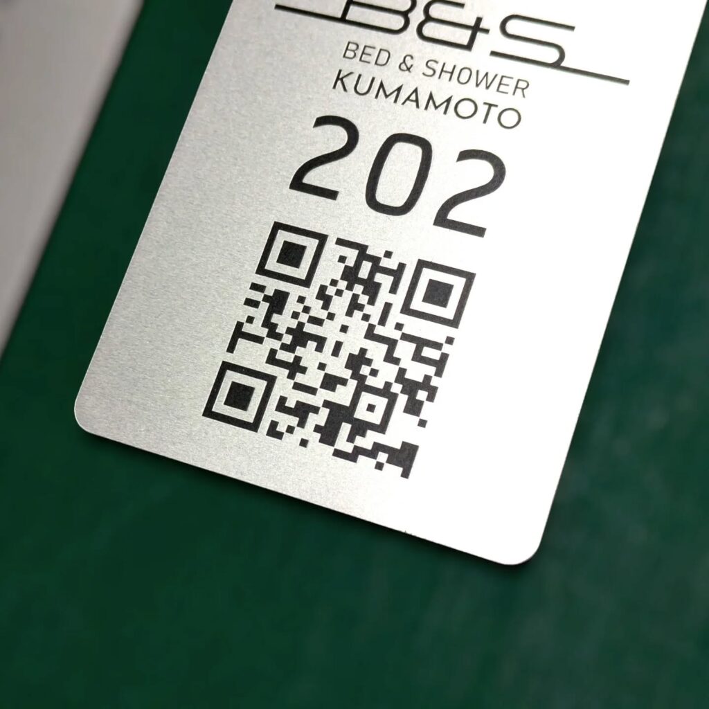 QRコードもレーザー彫刻で表現できます